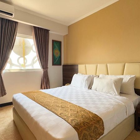 Lorin Syariah Solo Hotel Экстерьер фото