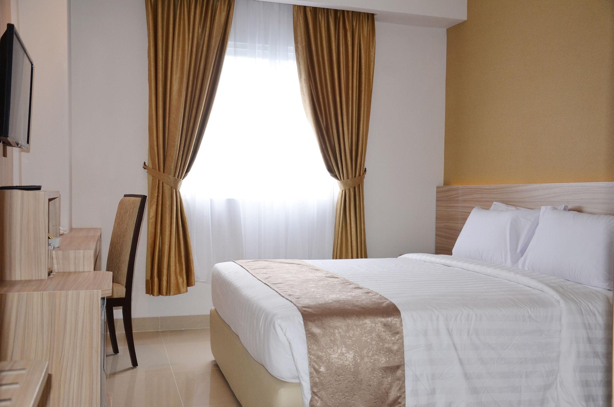Lorin Syariah Solo Hotel Экстерьер фото