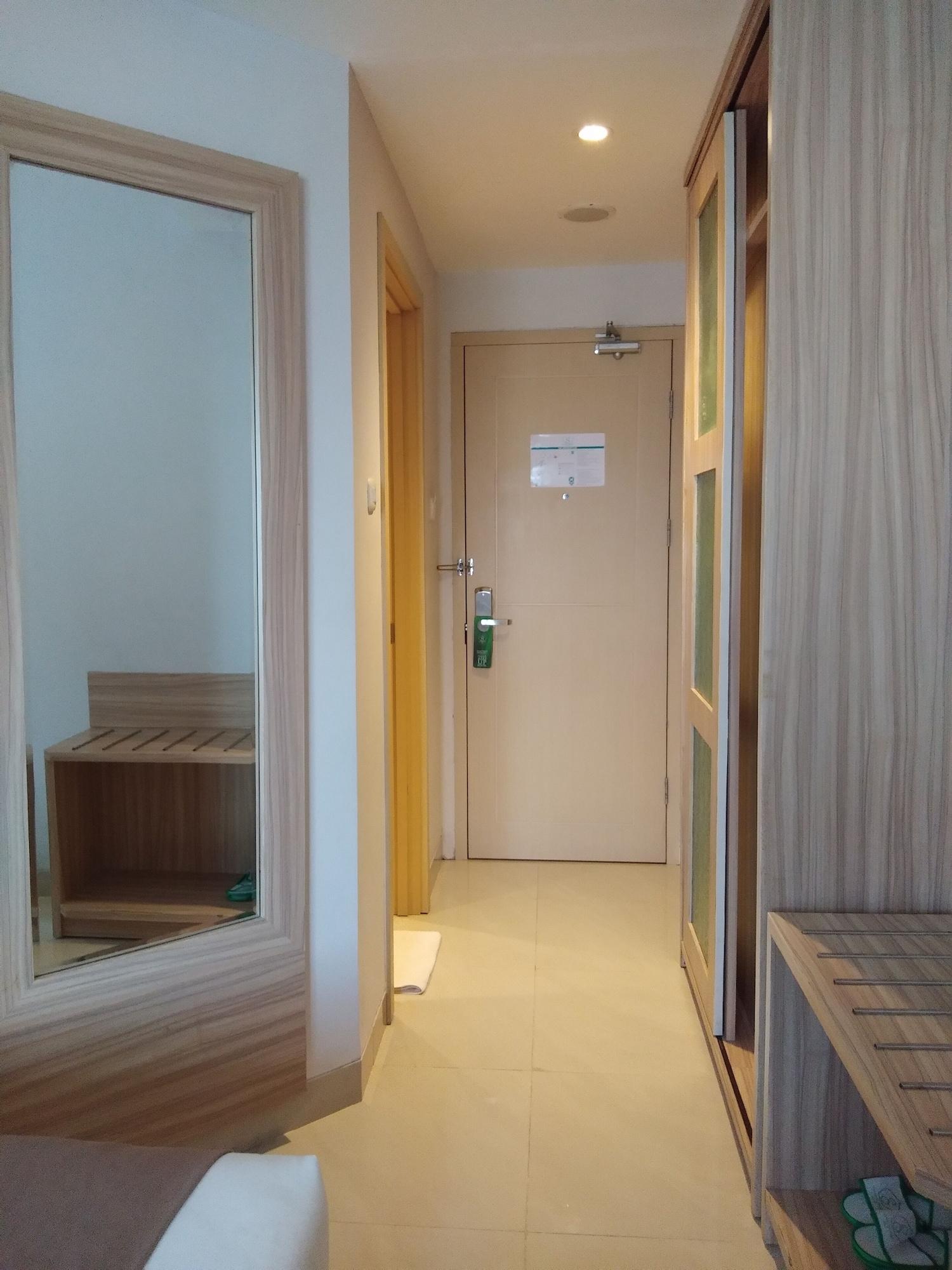 Lorin Syariah Solo Hotel Экстерьер фото