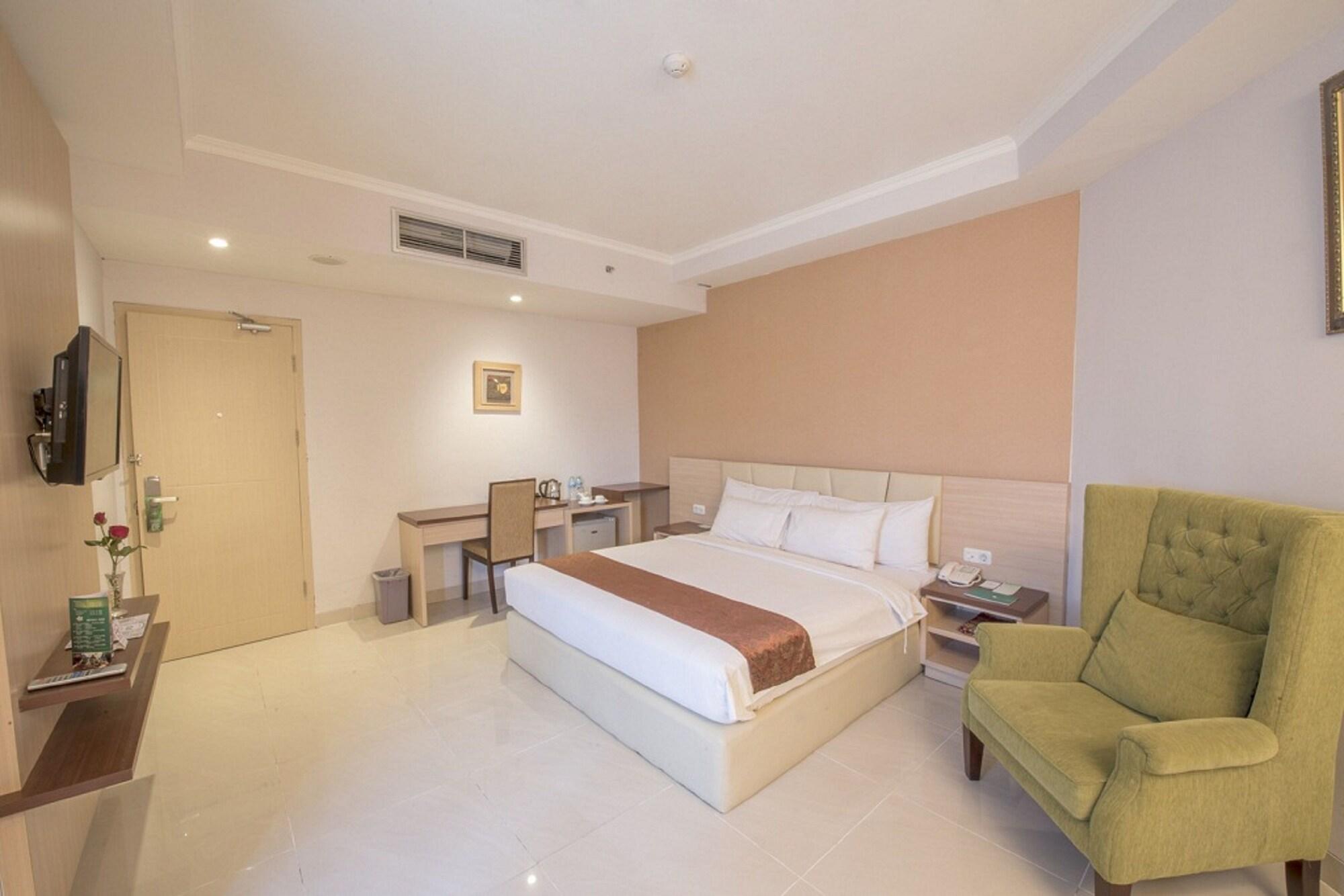 Lorin Syariah Solo Hotel Экстерьер фото