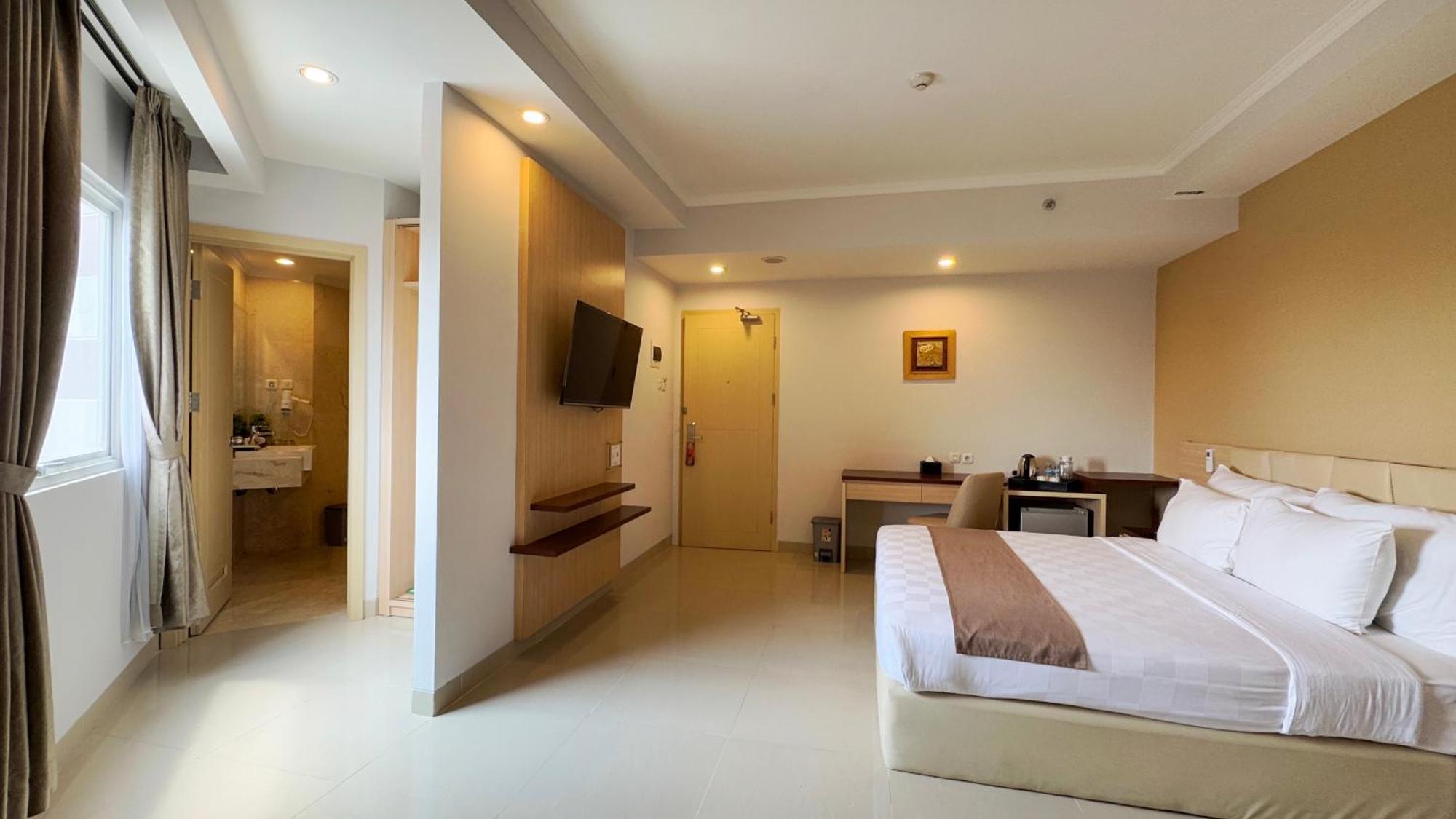 Lorin Syariah Solo Hotel Экстерьер фото
