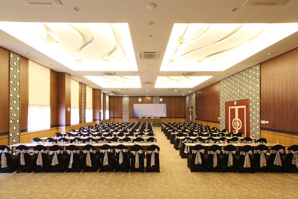 Lorin Syariah Solo Hotel Экстерьер фото