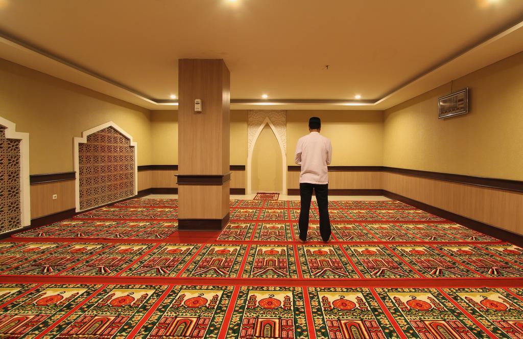 Lorin Syariah Solo Hotel Экстерьер фото