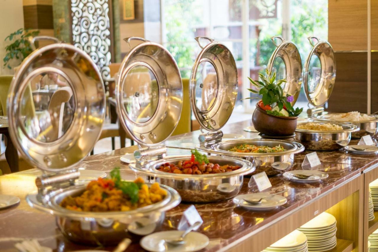Lorin Syariah Solo Hotel Экстерьер фото
