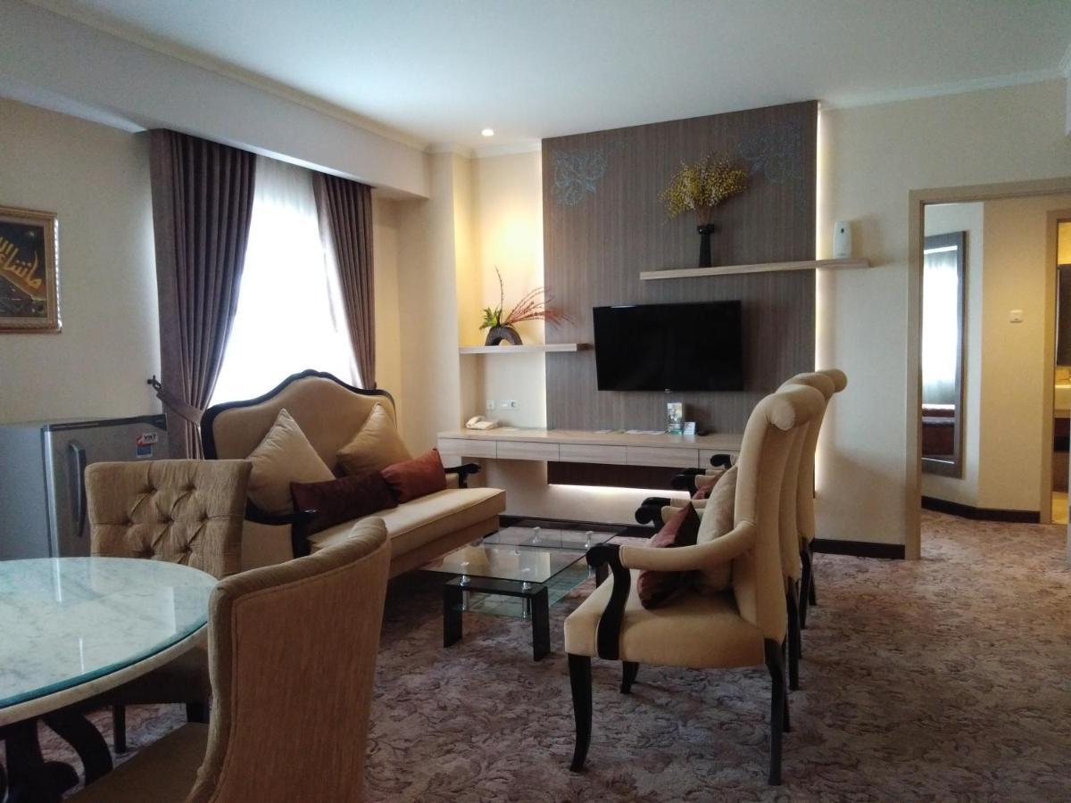 Lorin Syariah Solo Hotel Экстерьер фото
